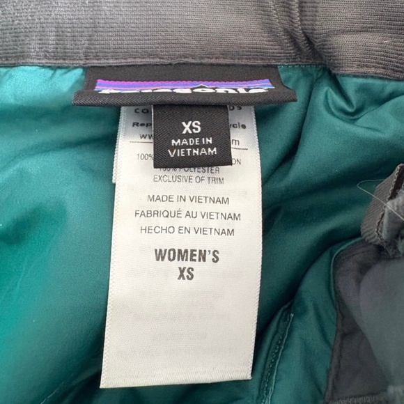 Women’s Ski Outfit - Picture 13 of 15